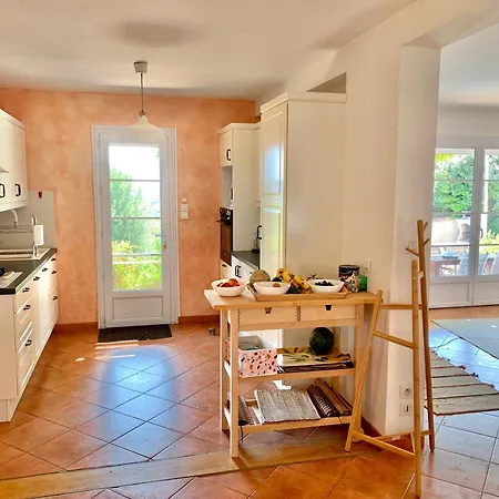Villa Provencal With Stunning View & Summer Pool Rochefort-du-Gard