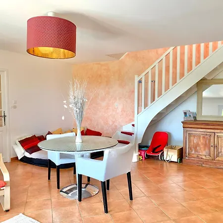 Villa Provencal With Stunning View & Summer Pool